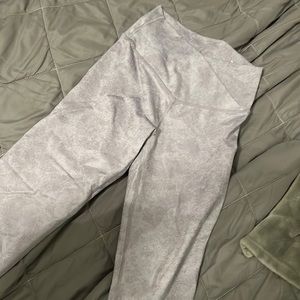 Light purple aerie crossover leggings worn once